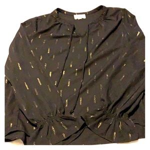 Never WORN, beautiful boutique blouse! Size L!